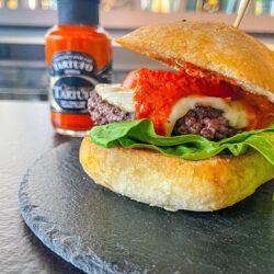 Hamburger with Spicy Sauce with Truffle